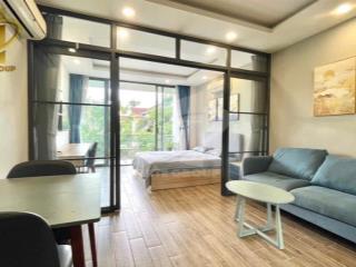 Cho thuê căn hộ 1pn ban công 45m2 bình thạnh gần ngã tư hàng xanh, metro giáp q1,q2