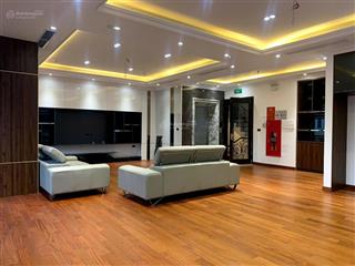 Bán tòa nhà văn phòng 9 tầng có hầm, gpxd và pccc đầy đủ 165m2 phố trần thái tông dịch vọng hậu.