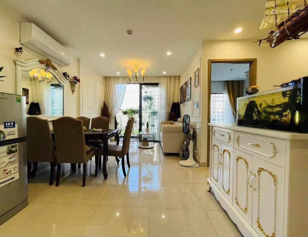 Hàng hiếm bán căn hộ 1pn + view hồ bơi sổ sẵn tặng full nội thất cao cấp 2tỷ150 vinhomes grand park