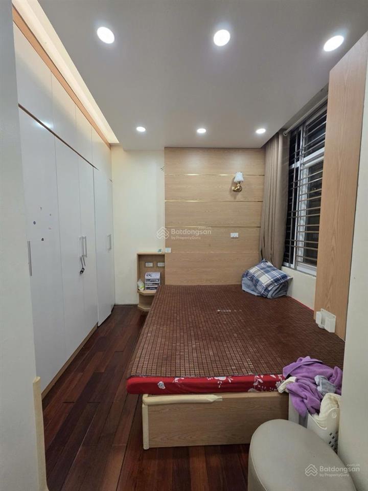 Cần bán nhà đẹp phố hoàng cầu, nhà đẹp ở ngay, nhỏ xinh hiếm có, vị trí gần phố gần hồ, 33m2x5t