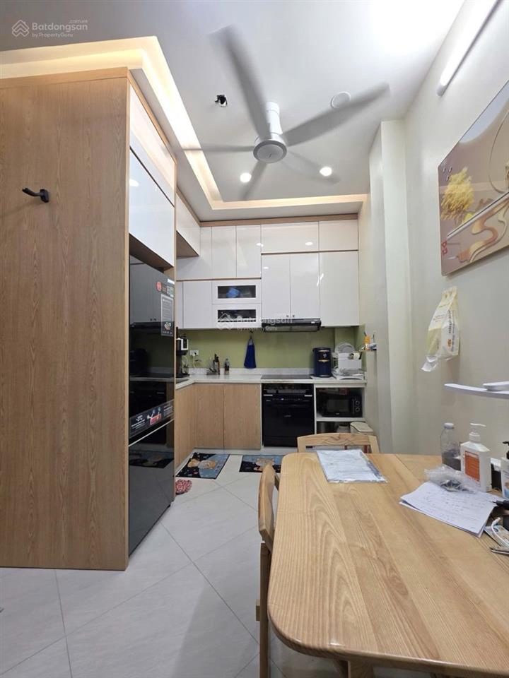 Cần bán nhà đẹp phố hoàng cầu, nhà đẹp ở ngay, nhỏ xinh hiếm có, vị trí gần phố gần hồ, 33m2x5t