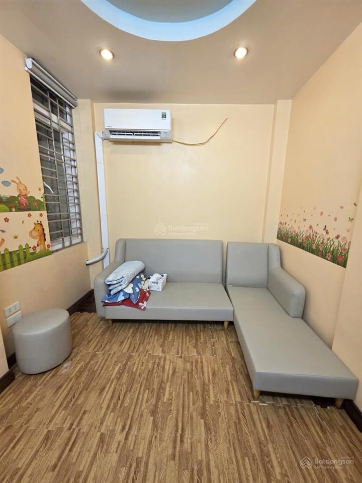 Cần bán nhà đẹp phố hoàng cầu, nhà đẹp ở ngay, nhỏ xinh hiếm có, vị trí gần phố gần hồ, 33m2x5t