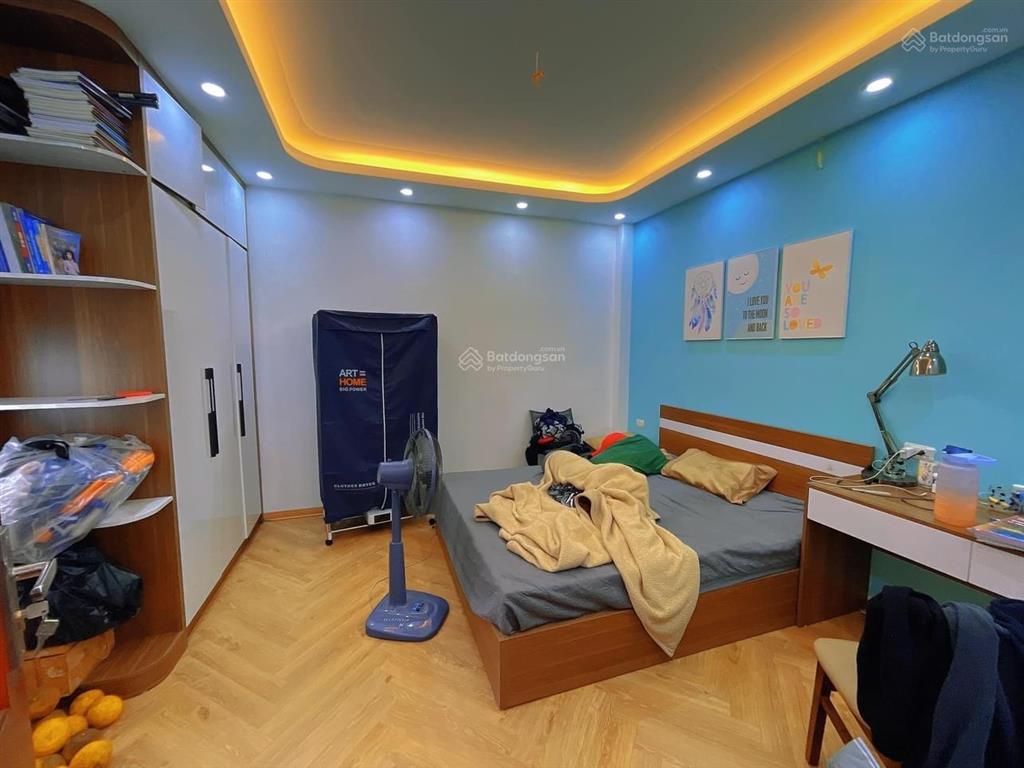 Sót lại nhà riêng huỳnh thúc kháng, mặt ngõ phân lô, vf8 vào nhà, gần trường đh ngoại thương, luật
