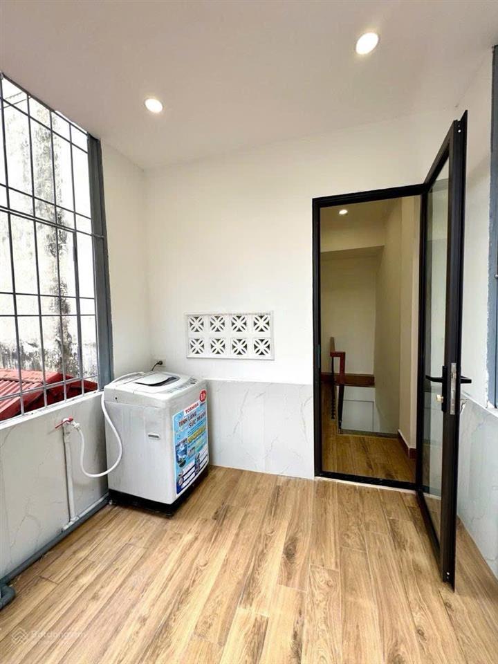 Cần bán nhà đẹp phố cát linh, ngõ nông, gần phố, gần đường tàu điện trên cao, giá hợp lý, 42m2x5t