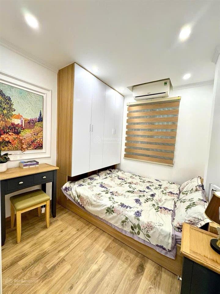 Cần bán nhà đẹp phố cát linh, ngõ nông, gần phố, gần đường tàu điện trên cao, giá hợp lý, 42m2x5t