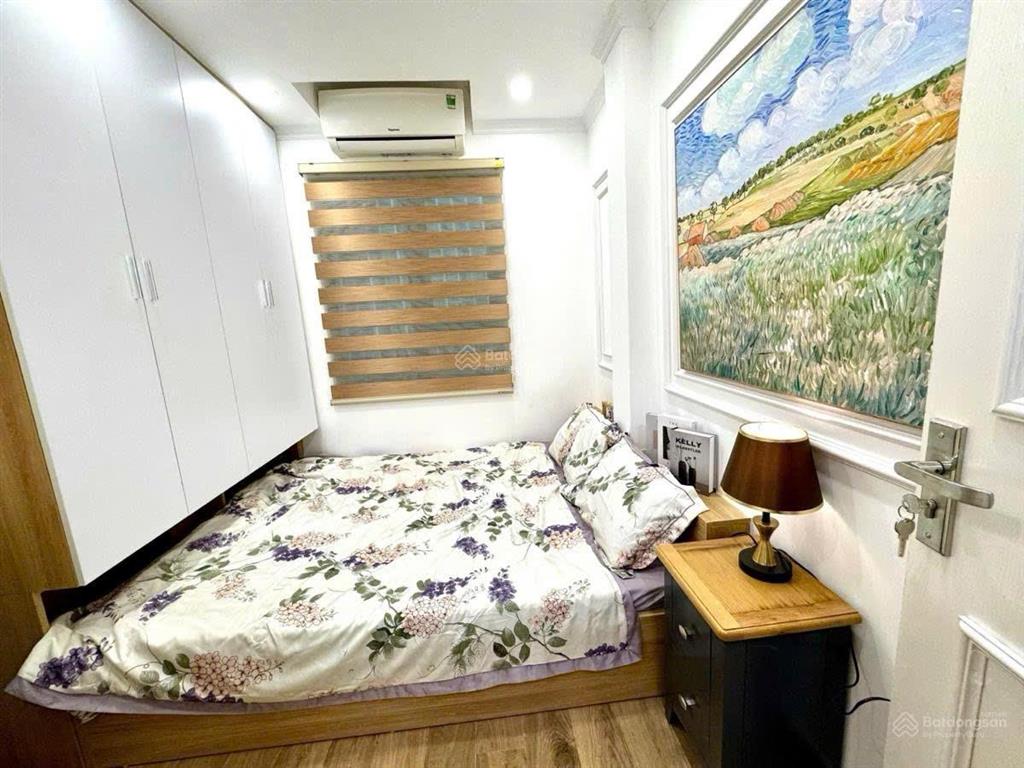 Cần bán nhà đẹp phố cát linh, ngõ nông, gần phố, gần đường tàu điện trên cao, giá hợp lý, 42m2x5t