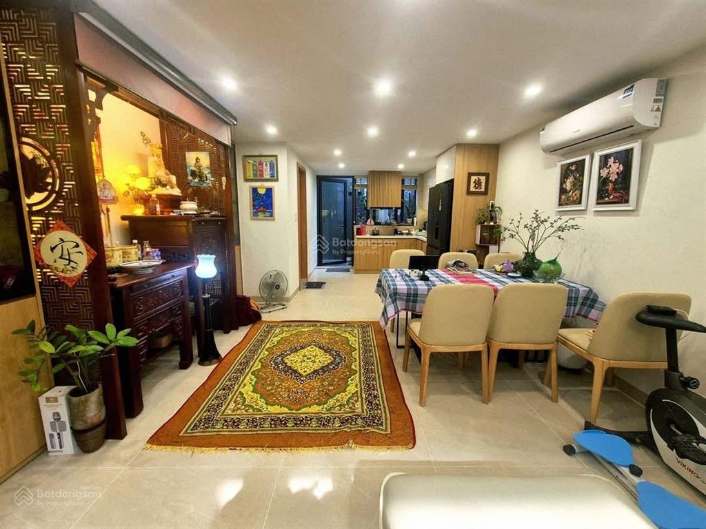 Cần bán nhà phố láng trung, ba bước chân ra phố ô tô tránh, nhà đẹp ở ngay, ngõ thông, 38m2x5t