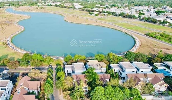 Cần bán nhà phố đẹp 1 trệt 2 lầu khu đô thị đông tăng long, quận 9