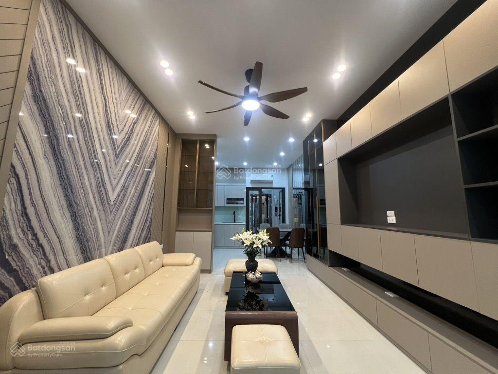 Bán bồ đề, long biên mới koong 55m2 chỉ 12,8 tỷ full nội thất thang máy ôtô,mặt phố hồng tiến 50m