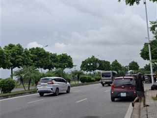 Hiếm mặt phố hồng tiến 2 mặt tiền thông nguyễn văn cừ cổ linh 40m2 vỉa hè đá bóngkinh doanh.