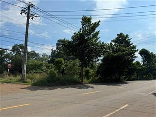Đất lớn 20.000m2(gần 2ha), 3 mặt tiền đường nhựa lớn, trục chính đường nhựa lớn 30m nằm