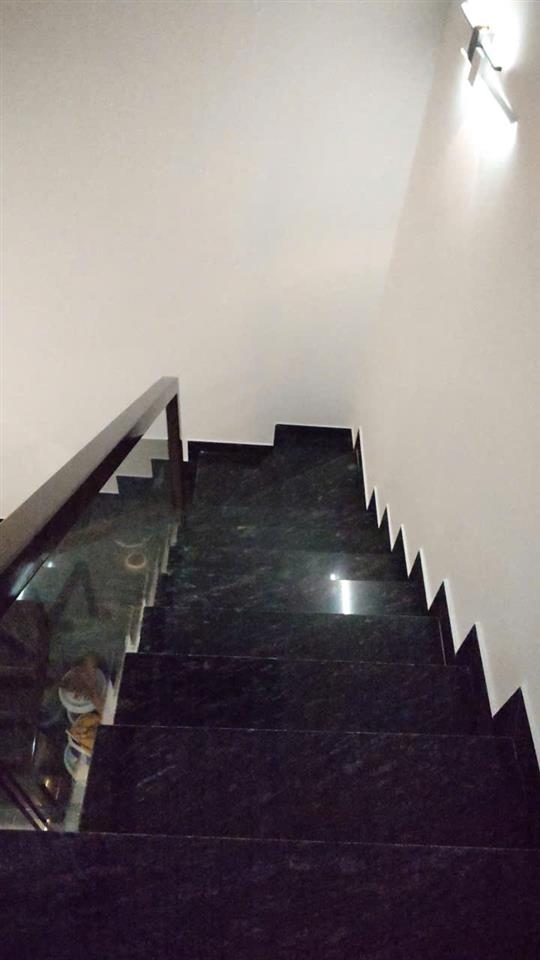 Nhà 1 trệt 1 lầu mới xây  cần bán