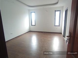 Bán tòa hỗn hợp tại phố trạm long biên hà nội 80m 8 tầng thang máy... nhỉnh 20 tỷ vào việc.