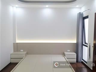 Bán tòa vp hỗn hợp. vừa ở vừa kinh doanh phố trạm long biên 75m2 7 t hơn 20 tỷ tl