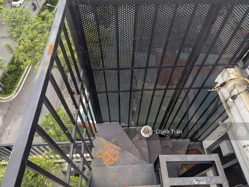 Cc bán tòa vp mặt phố vừa ở vừa kinh doanh. dòng tiền 120 triệu /tháng. sổ vuông đẹp bàn giao ngay