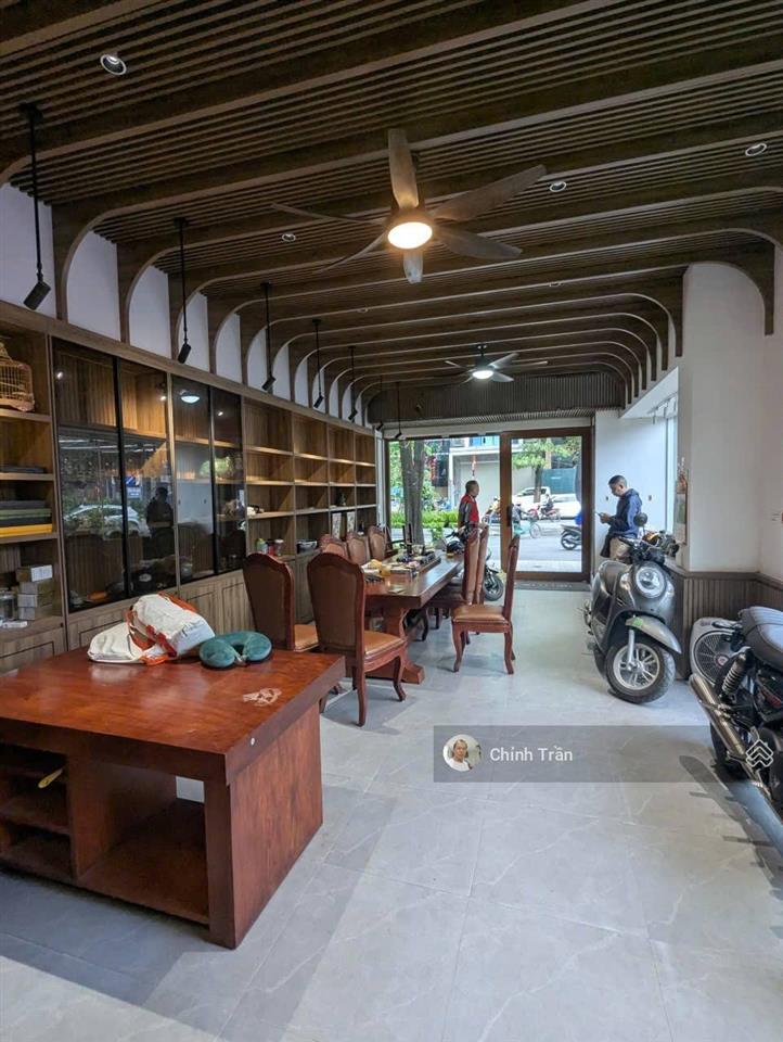 Cc bán tòa vp mặt phố vừa ở vừa kinh doanh. dòng tiền 120 triệu /tháng. sổ vuông đẹp bàn giao ngay