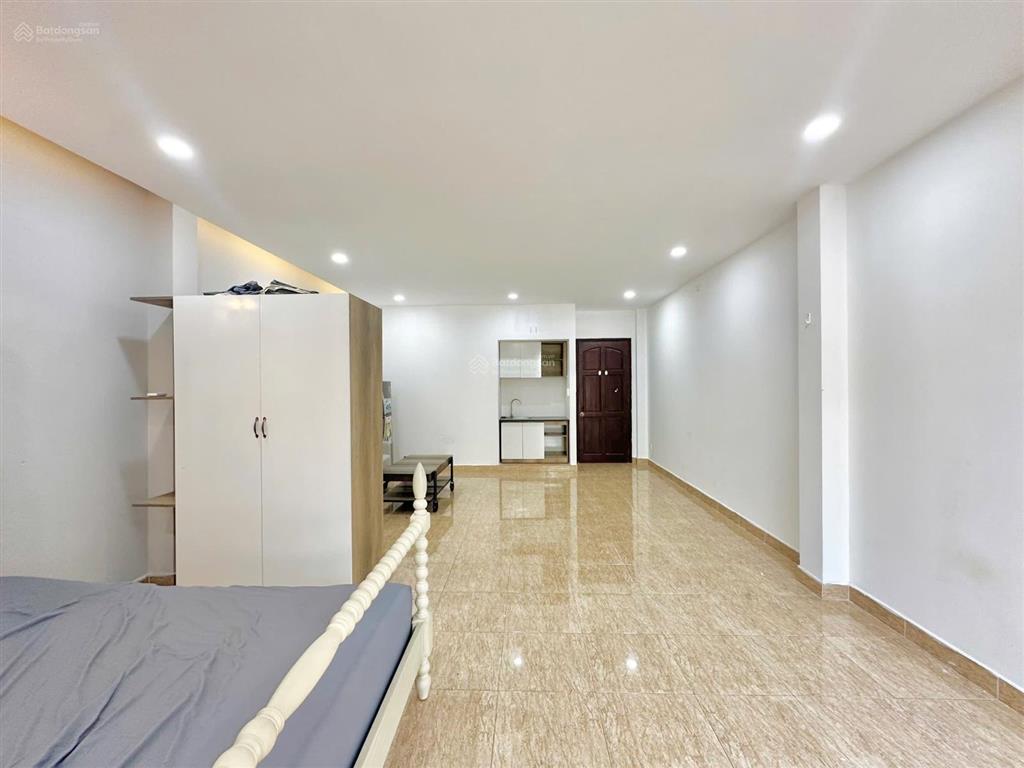 Cho thuê căn hộ 45m2 1pn ban công full nội thất oto đậu trước nhà khu biệt thự, ăn uống, an ninh