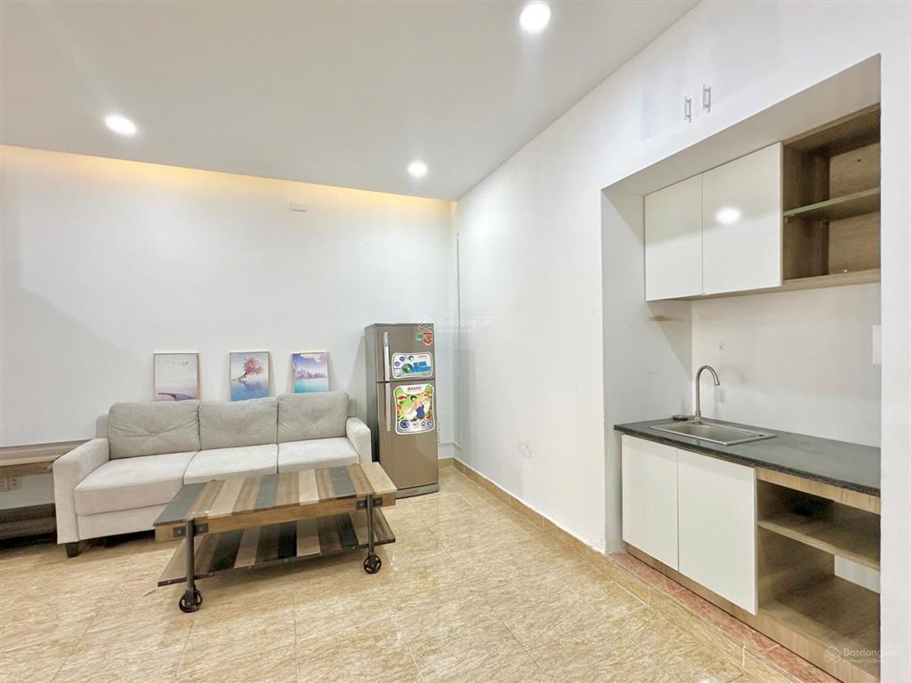 Cho thuê căn hộ 45m2 1pn ban công full nội thất oto đậu trước nhà khu biệt thự, ăn uống, an ninh