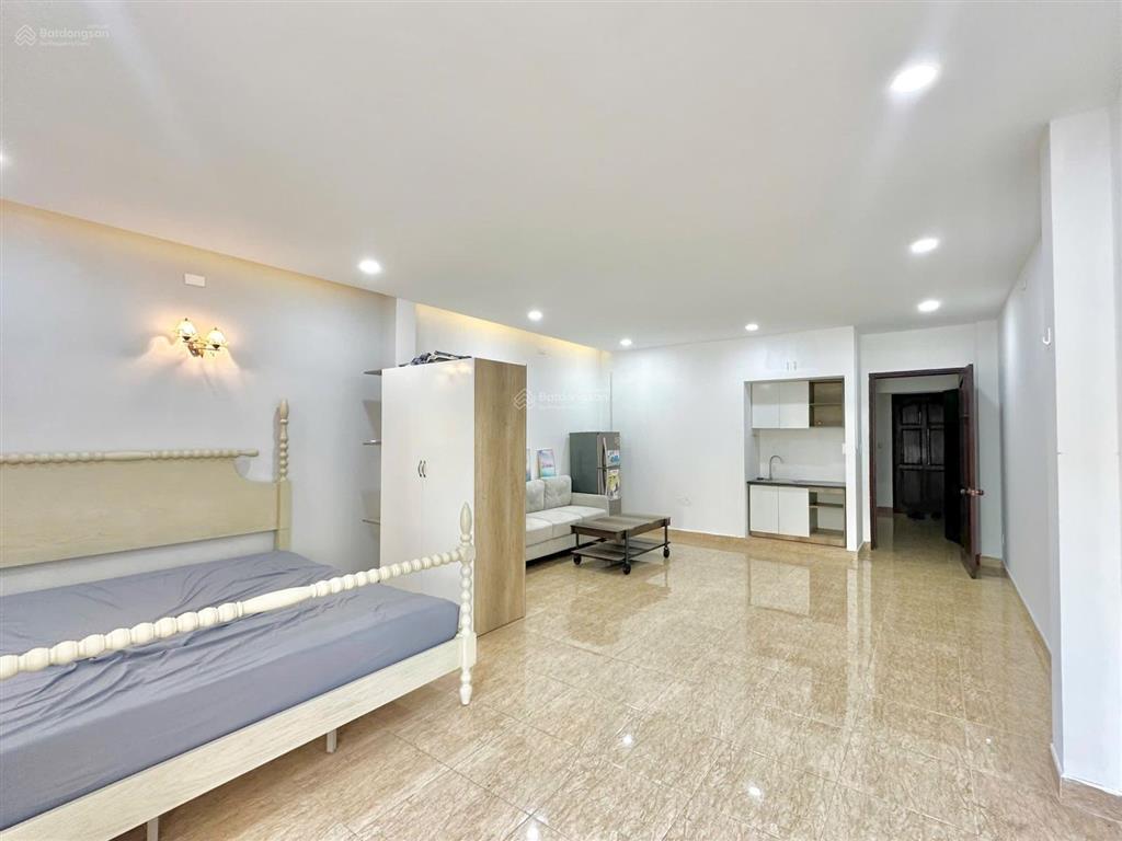 Cho thuê căn hộ 45m2 1pn ban công full nội thất oto đậu trước nhà khu biệt thự, ăn uống, an ninh