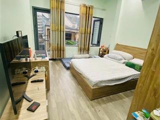 Siêu phẩm 4 tầng đẹp  ngay ngã tư hàng xanh  52m2  sát mặt tiền xvnt