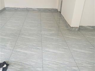 Cho thuê 600m2. 1 trệt 2 lầu 5 phòng ngủ, 5wc. nhà mới, trống vào ở liền, nội thất cơ bản.