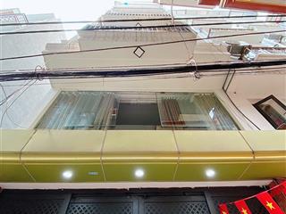 Rẻ nhất mễ trì chỉ hơn 7tỉ bán nhà 5 tầng 36m2  5m ra ô tô  dân xây chắc chắn  tặng nội thất.