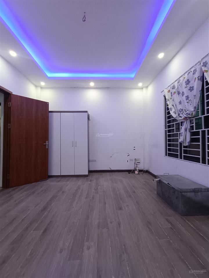 Rẻ nhất mễ trì chỉ hơn 7tỉ bán nhà 5 tầng 36m2  5m ra ô tô  dân xây chắc chắn  tặng nội thất.