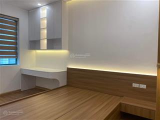 Hot ! cần bán căn hộ 17t mặt đường hoàng đạo thúy. 115m2, 2 phòng ngủ. 2wc. giá 8,740 tỉ.