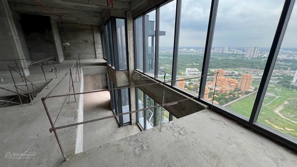 Bán căn penthouse lumiere riverside, view city đã có sổ giá 70 tỷ all in.  0936 484 ***