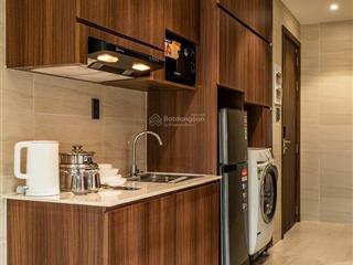 Trống sẵn căn hộ ban công 1pn tách bếp, thoáng mát gần cầu kiệu. bao chi phí dọn vào ở được liền