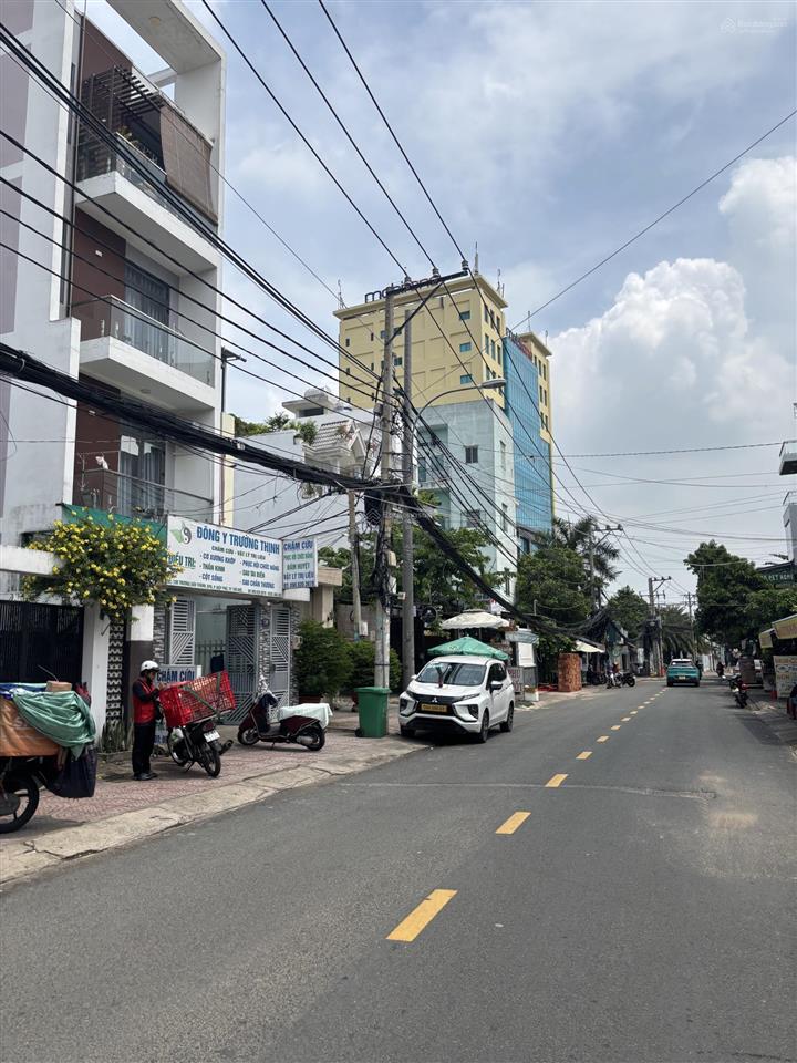 Mặt tiền đ. trương văn thành giao lê văn việt. vị trí quá đẹp giá tốt xây tòa nhà khách sạn đầu tư