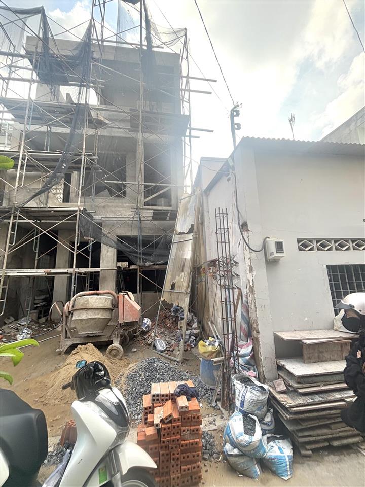 Đối diện vimcom lê văn việt nhà xinh diện tích lớn ngang 5m x20m sổ vuông  không có nhà so sánh