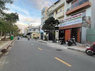 Mặt đường xây văn phòng khách sạn man thiện. xây cao tầng. khu vực tập chung sầm uất. ngộp gấp bán