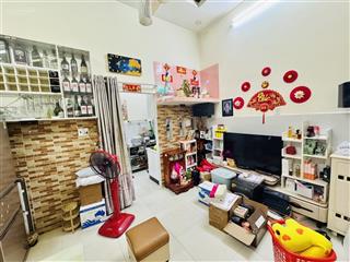 Nhà phan văn trị q5,sát hẻm ô tô. 3 lầu đẹp ở ngay.