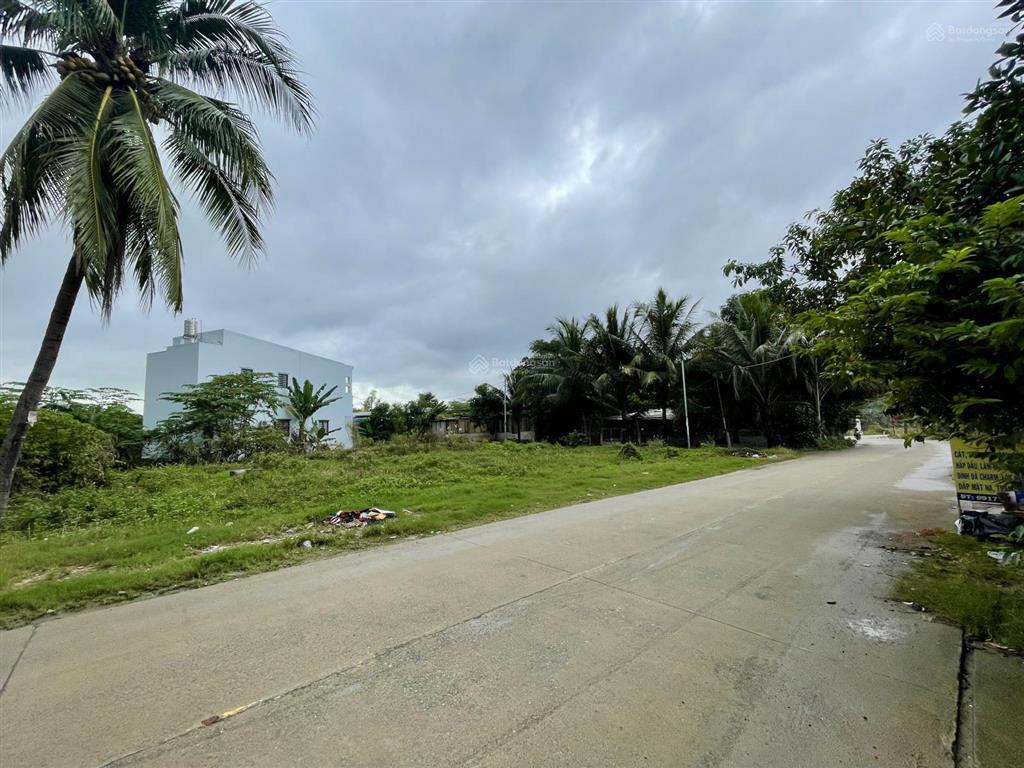 Cần bán nhanh bán lô đất mặt tiền đường xuân sơn  vĩnh trung giá cực tốt đầu tư