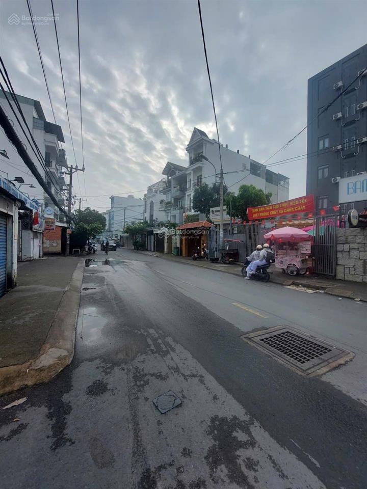 Đi mỹ, cần bán đất mặt tiền hẻm 496 dương quảng hàm 900m2 ngang gần 20m 96 tỷ