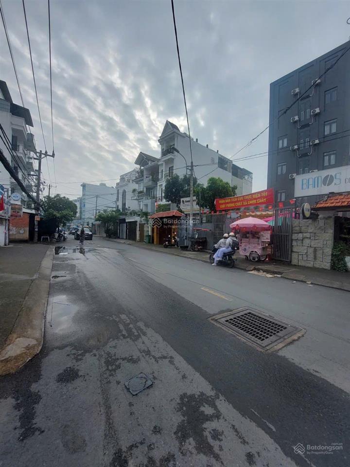 Đi mỹ, cần bán đất mặt tiền hẻm 496 dương quảng hàm 900m2 ngang gần 20m 96 tỷ