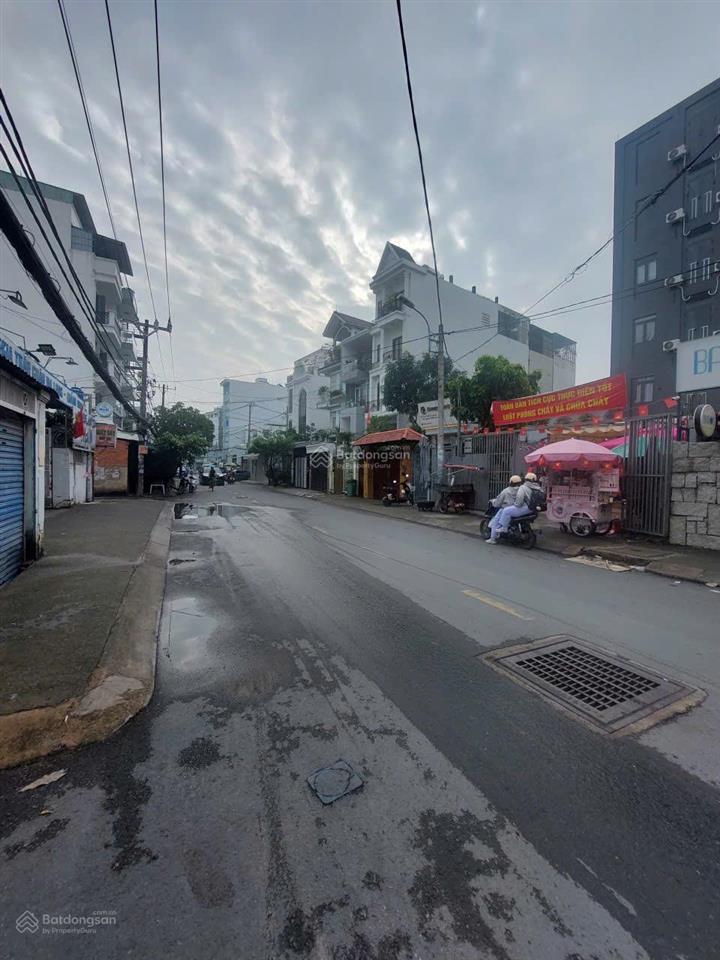 Đi mỹ, cần bán đất mặt tiền hẻm 496 dương quảng hàm 900m2 ngang gần 20m 96 tỷ