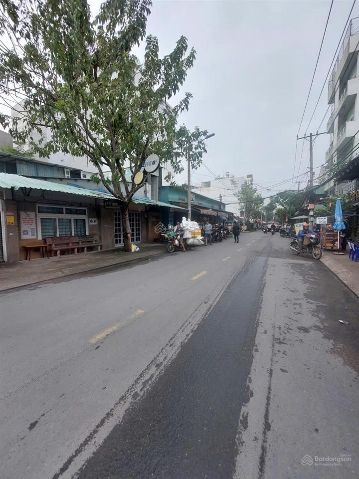 Đi mỹ, cần bán đất mặt tiền hẻm 496 dương quảng hàm 900m2 ngang gần 20m 96 tỷ