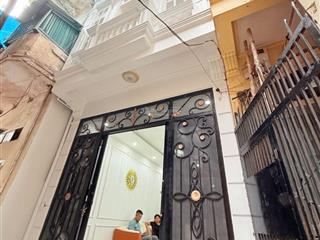 Bán nhà hoàng hoa thám  ba đình s 35m2 x 5 tầng 6 ngủ, nhỉnh 8 tỷ