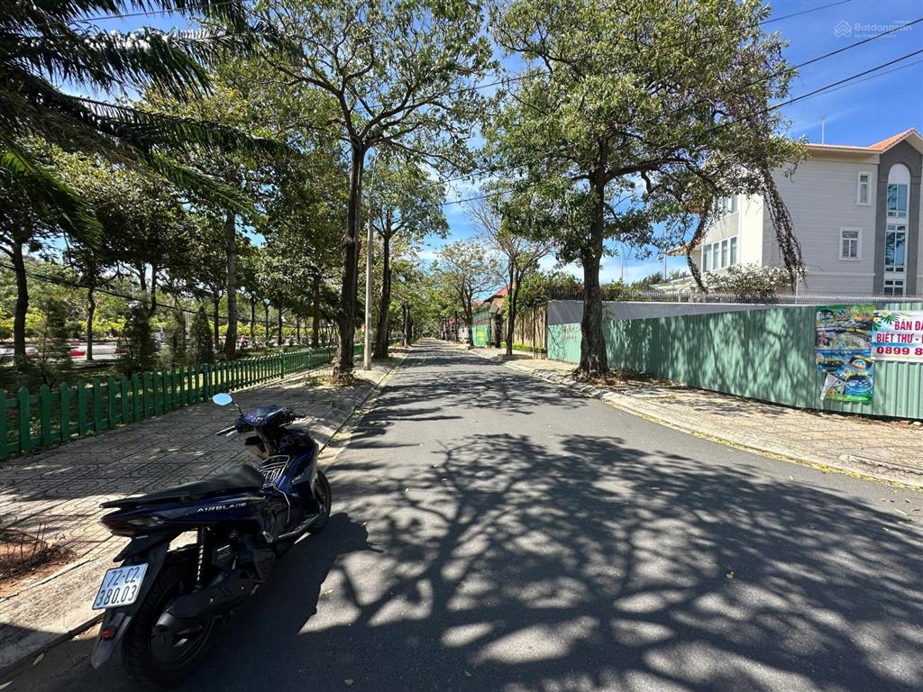Mr. hiếu dic  bán đất 3 mặt tiền khu đô thị chí linh vũng tàu vị trí đẹp, siêu hiếm. giá 95tr/m2