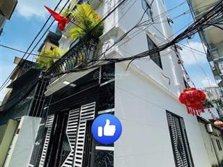 Bán em bạch tuyết giữa lòng tam trinh hoàng, dt 33m giá 6.9 tỷ, 10m ra ô tô, lô góc 2 thoáng