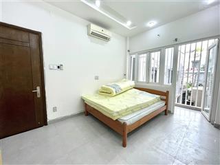 Cho thuê 2 phòng ngủ bancol  mới tinh ngay phan đình phùng giáp quân 1, quận 3, cầu kiệu