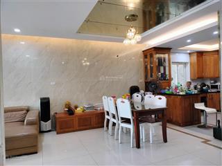 Bán căn hộ toà 17t trung hoà nhân chính. dt 120m2, 3 ngủ, 2 vs giá 8,1 tỷ