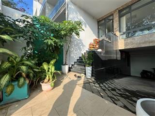 Nguyên căn cho thuê giá 34 triệu 9/tháng. dtsd 5x21m. toạ lạc vị trí đắc địa tại kdt vạn phúc