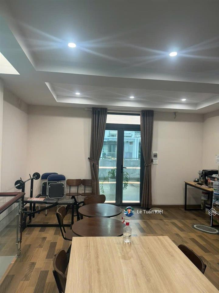 Nhà nguyên căn cho thuê giá tốt 30tr/tháng. dt 5x23. vị trí đẹp thoáng mát tại vạn phúc