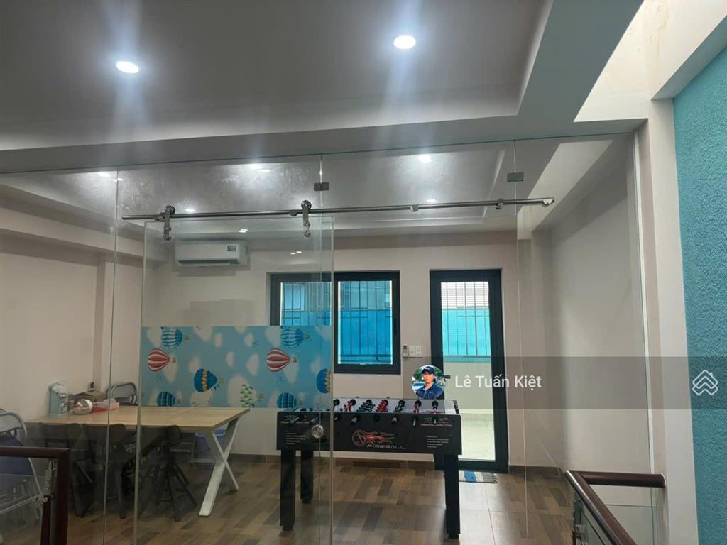 Nhà nguyên căn cho thuê giá tốt 30tr/tháng. dt 5x23. vị trí đẹp thoáng mát tại vạn phúc