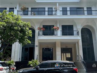 Siêu phẩm nhà phố 28 tỷ 999tr. tại vạn phúc city. vị trí đắc địa tiềm năng sinh lời vượt trội