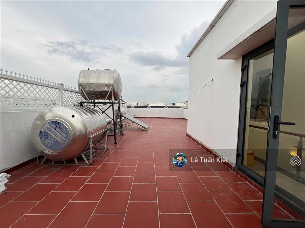 Cho thuê shophoues hoàn thiện dạng văn phòng giá tốt $$ 70tr/ tháng. tại kdt vạn phúc city.