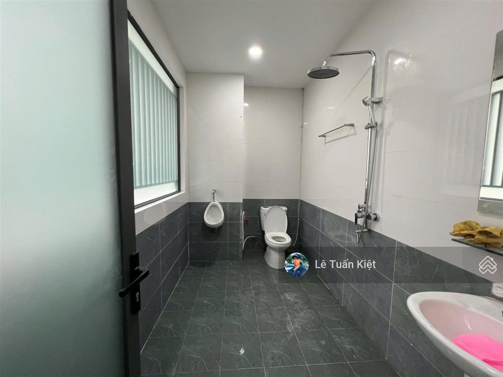 Cho thuê shophoues hoàn thiện dạng văn phòng giá tốt $$ 70tr/ tháng. tại kdt vạn phúc city.